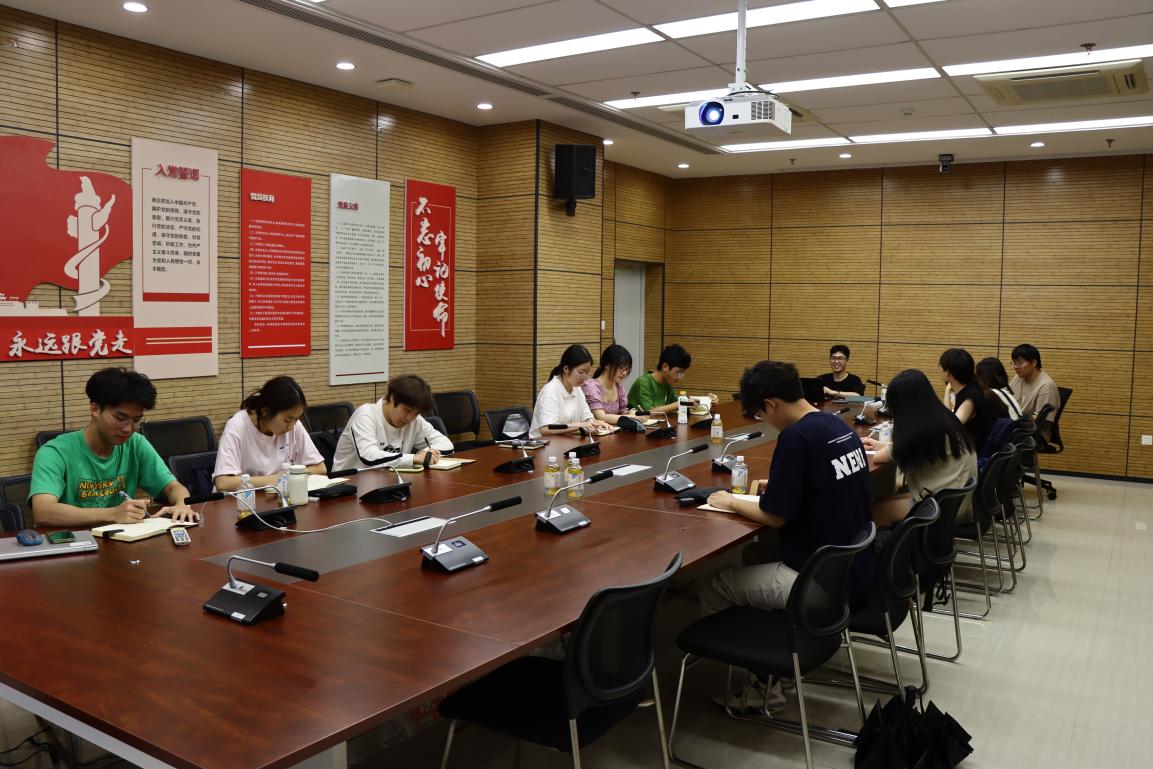 5Gxt5t28h9L5M7c31jziDw3qCcjOErLMiL1pLjmP.png 新生班导们写下问题