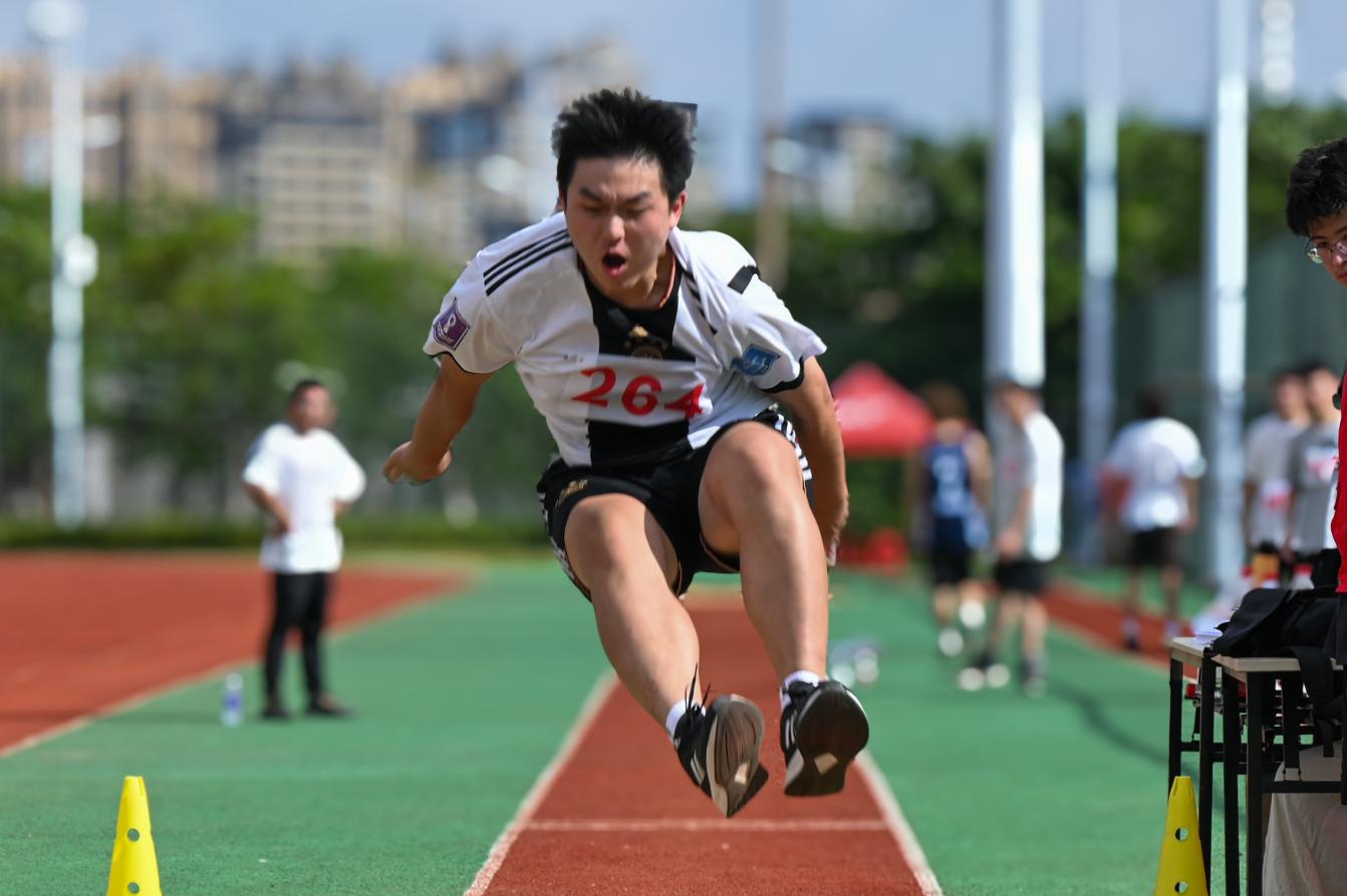 男子跳远3